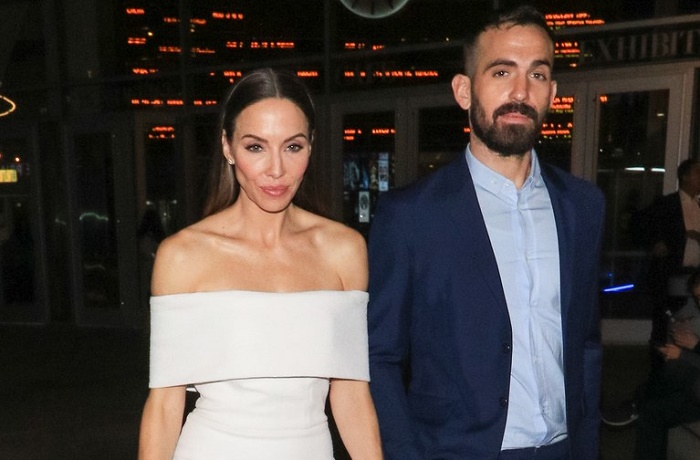 Whitney Cummings’ Boyfriend Miles Skinner is Now Fiance – Relationship Facts